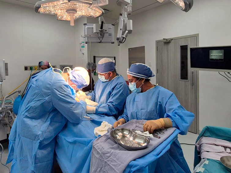 Cirujano Coloproctologo Dr. Jorge Garza.